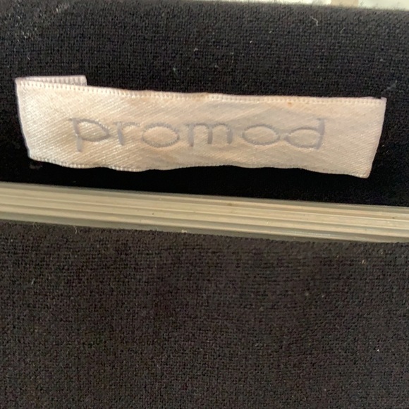 PROMOD Classic Little black dress. knee length. With a satin belt. Zip on side. - Picture 4 of 7